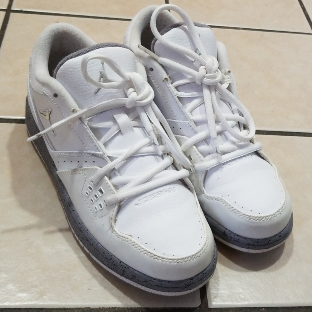 Air Jordan 1 Flight low